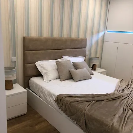 Apartamento T-2 Novo Apartment *